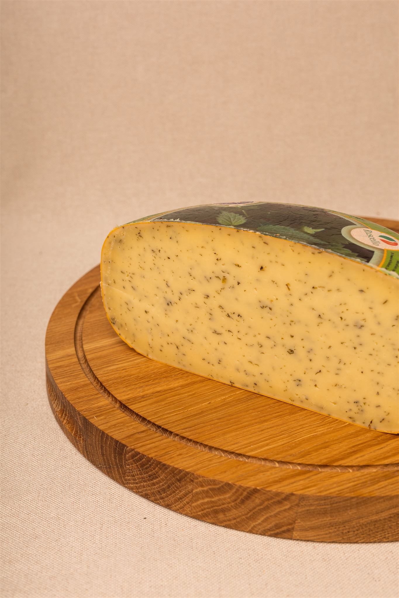 Ser gouda holenderska z pokrzywą